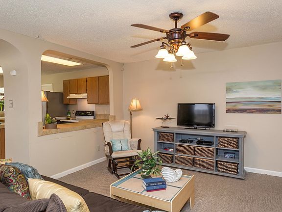 4th image of 10423 Canyon Vlg