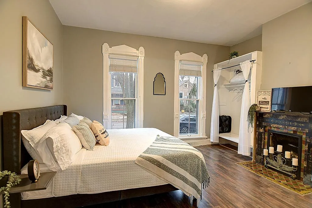 3 bed, 1162 sqft, $3,200 — Photo 3