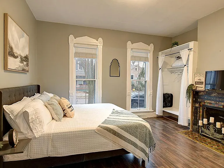 513 Adams St — Photo 3