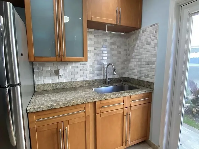 3721 NE 170th St #1 — Photo 23