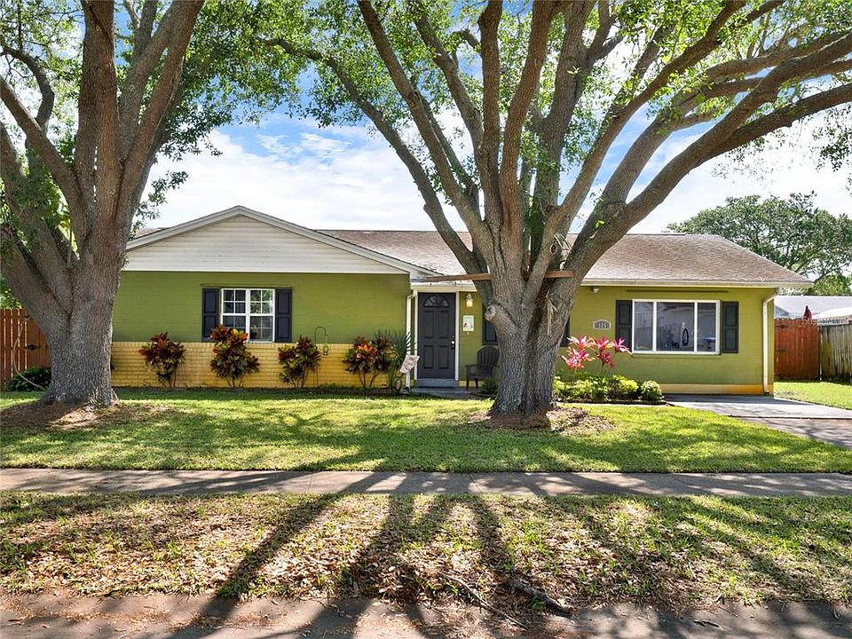 1st image of 925 CAROLINA CIRCLE