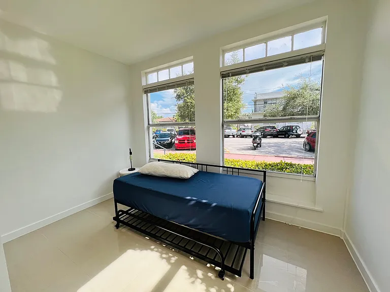 924 Marseille Dr #1 — Photo 10