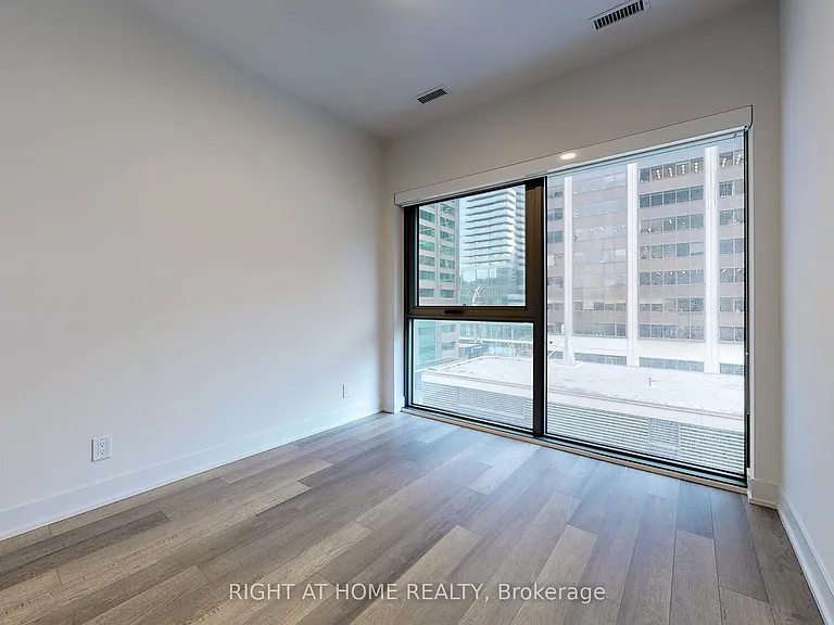 8 Cumberland St #603 — Photo 20