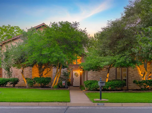 2801 Shadow Dr W, Arlington, TX 76006