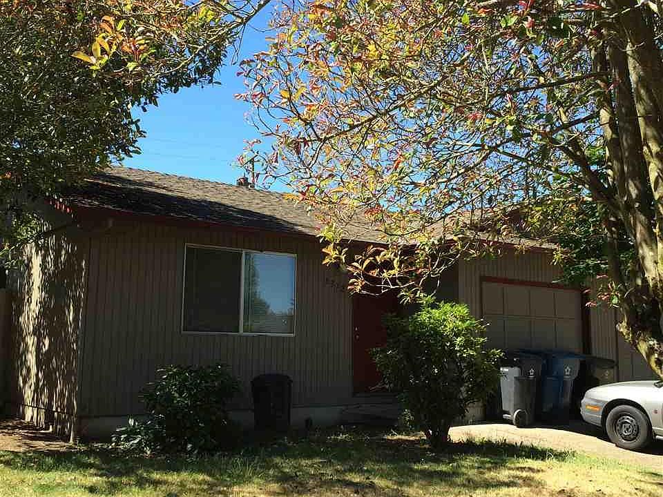 2nd image of 3372 Monarch Dr NE