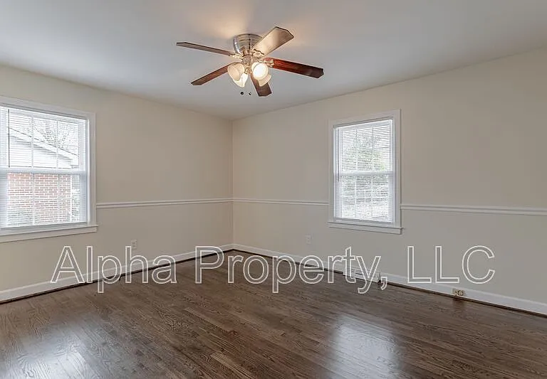 400 Fairhaven Dr — Photo 17