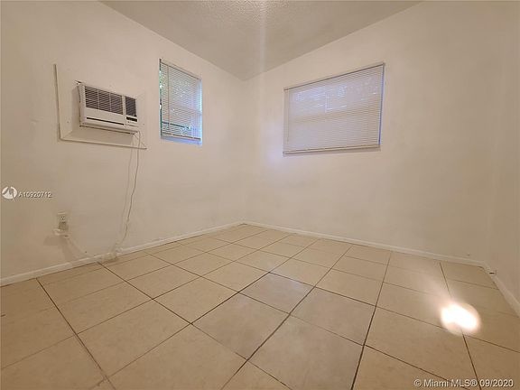 4th image of 2581 NW 13th Ct #2581