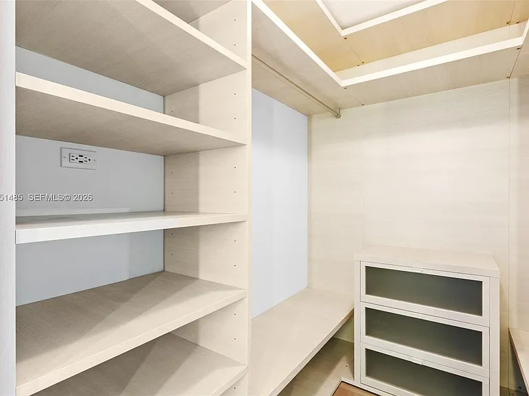 68 SE 6th St #1706 — Photo 8