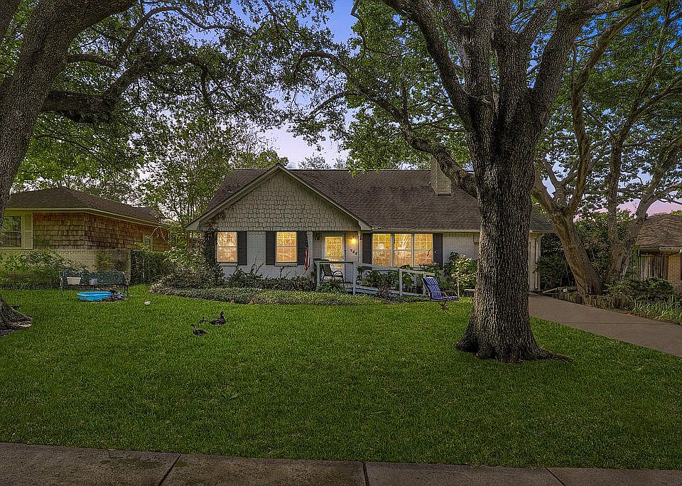 1st image of 755 James Dr