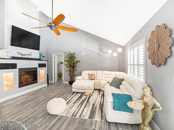 4th image of 4671 SE 30th Ct