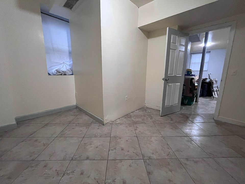 1st image of 2487 Grand Ave #B2