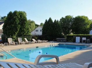 516 Pewaukee Rd, Pewaukee, WI 53072