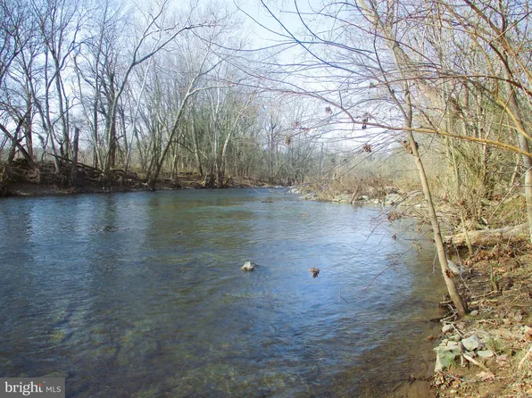 143 Montvue Ave, Mount Jackson, VA 22842