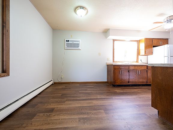 4th image of 891 High St #4