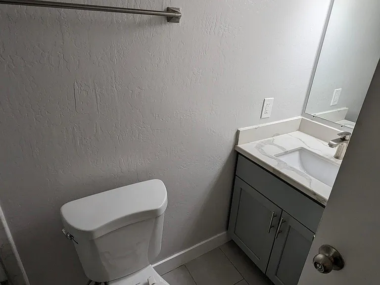 4252 Davis St #3 — Photo 15
