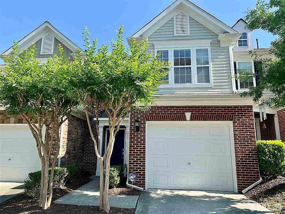 3 bed, 2.5 bath, 1645 sqft, $1,950 — Photo 1