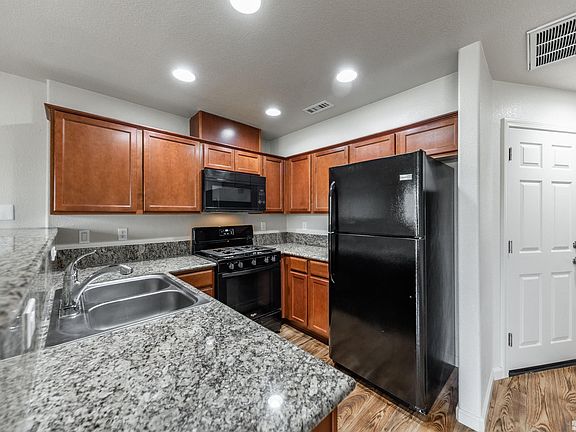 5th image of 5790 Vista Serena Way APT 103