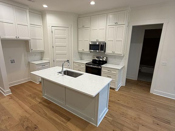2nd image of 329 Dowsett Ave
