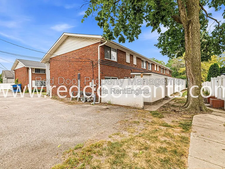 335 1st Ave NW #3 — Photo 24