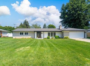 18531 N Nunneley Rd, Clinton Township, MI 48036