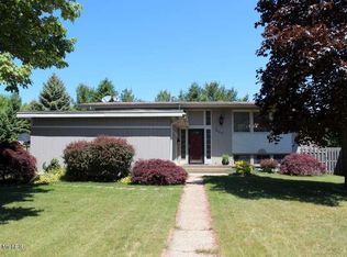 900 Seminole Rd, Norton Shores, MI 49441