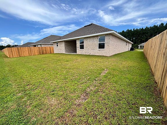 3rd image of 627 Mayflower Dr