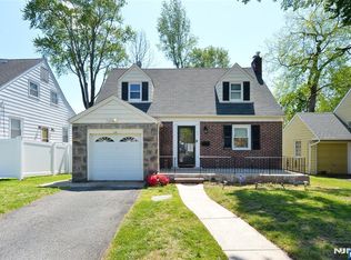 26 Bennett Rd, Teaneck, NJ 07666