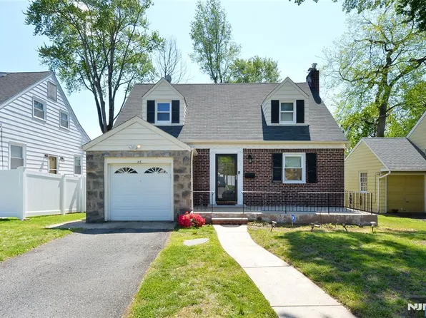 26 Bennett Rd, Teaneck, NJ 07666