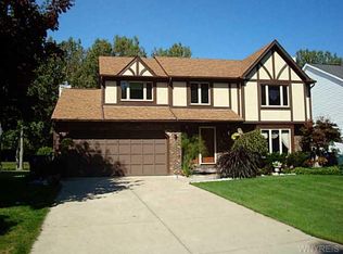 445 Rambling Rd, East Amherst, NY 14051