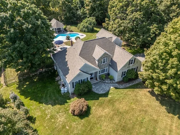 62 Kendall Hill Rd, Sterling, MA 01564