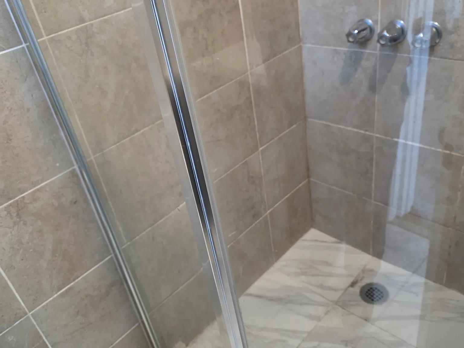 3 bed, 1200 sqft, $4,000 — Photo 3