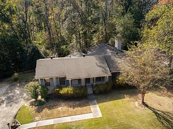 4th image of 3425 Overton Rd
