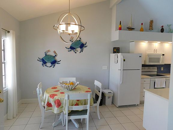3rd image of 207 Tyler Ave #207