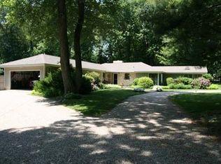 11 Meadowbrook Ln, Norwalk, CT 06850