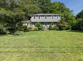 72 Kerry Ln, Northbridge, MA 01534