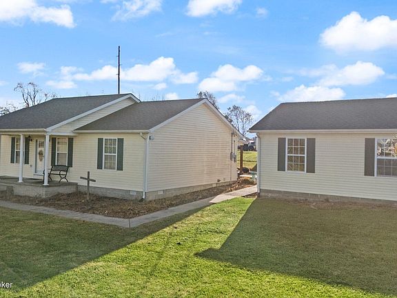 2nd image of 423 Cherry Blossom Dr