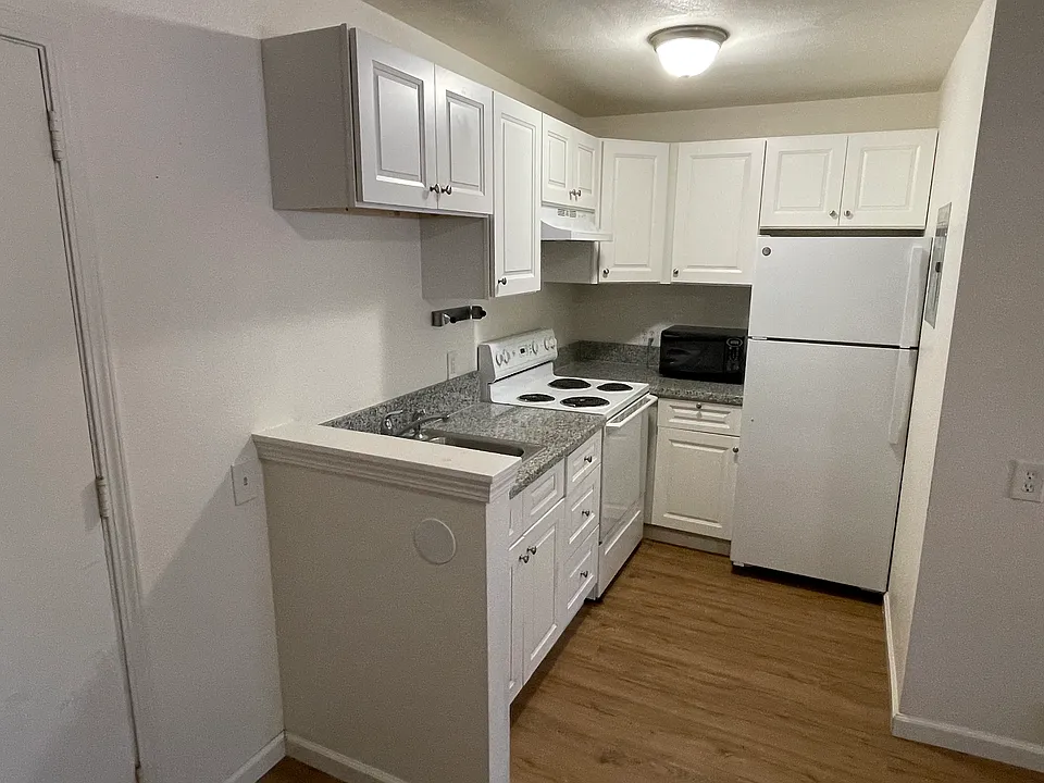 1700 Wendy Ln #21