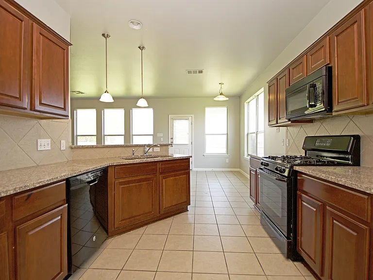 6800 Cromarty Ln — Photo 13