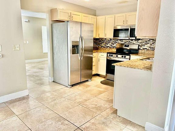 3rd image of 7608 NW 43rd Court