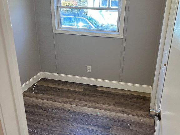 4th image of 1032 N Main St #7