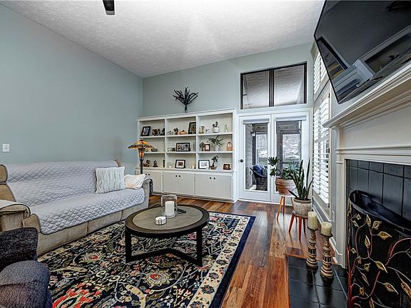 4th image of 4937 Windridge Dr