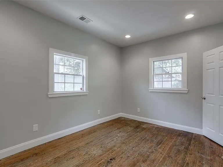 679 Jones Ave NW — Photo 17