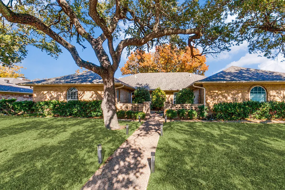 3 bed, 2.5 bath, 1988 sqft, $2,495 — Photo 1