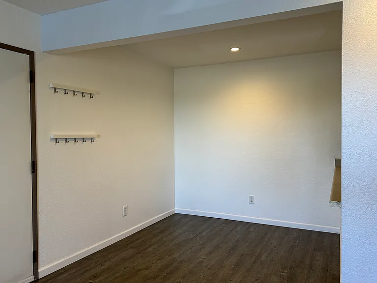 579 Wright St #203 — Photo 5