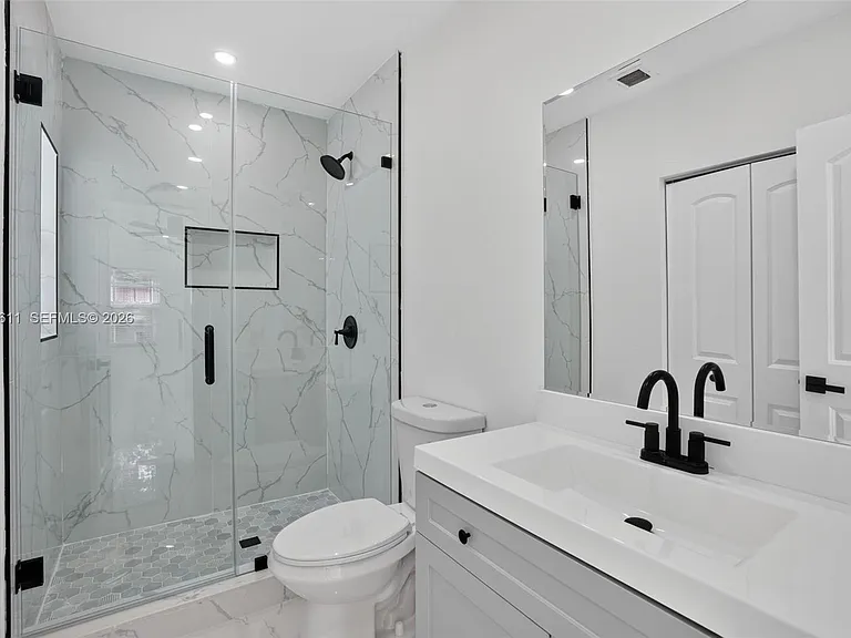 1920 SW 67th Ave — Photo 37