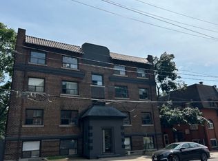 2449 Queen St E #10, Toronto, ON M4E1H7