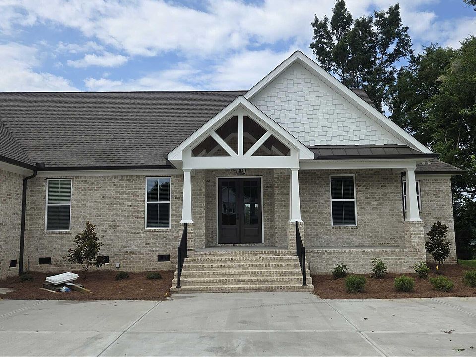 1st image of 654 River North Dr