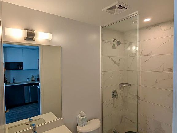 5th image of 202 Burnhamthorpe Rd E #1607