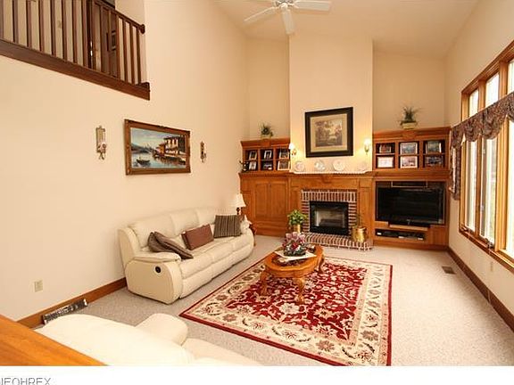 5th image of 345 Laurel Ln