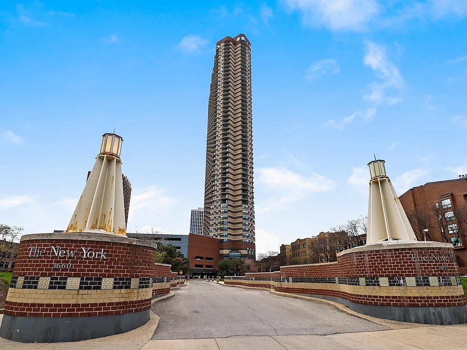 3660 N Lake Shore Dr #1902